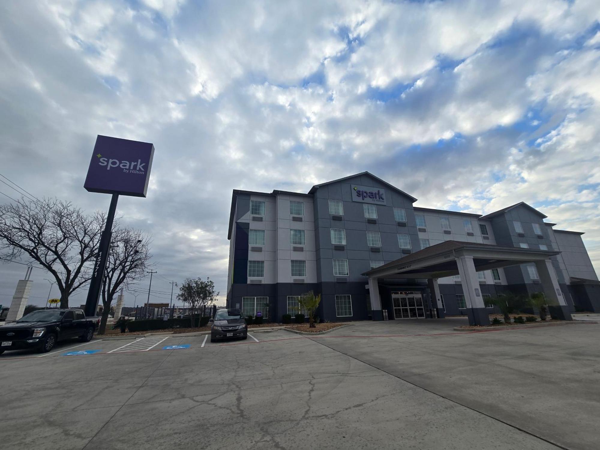 Spark By Hilton Selma Exterior photo