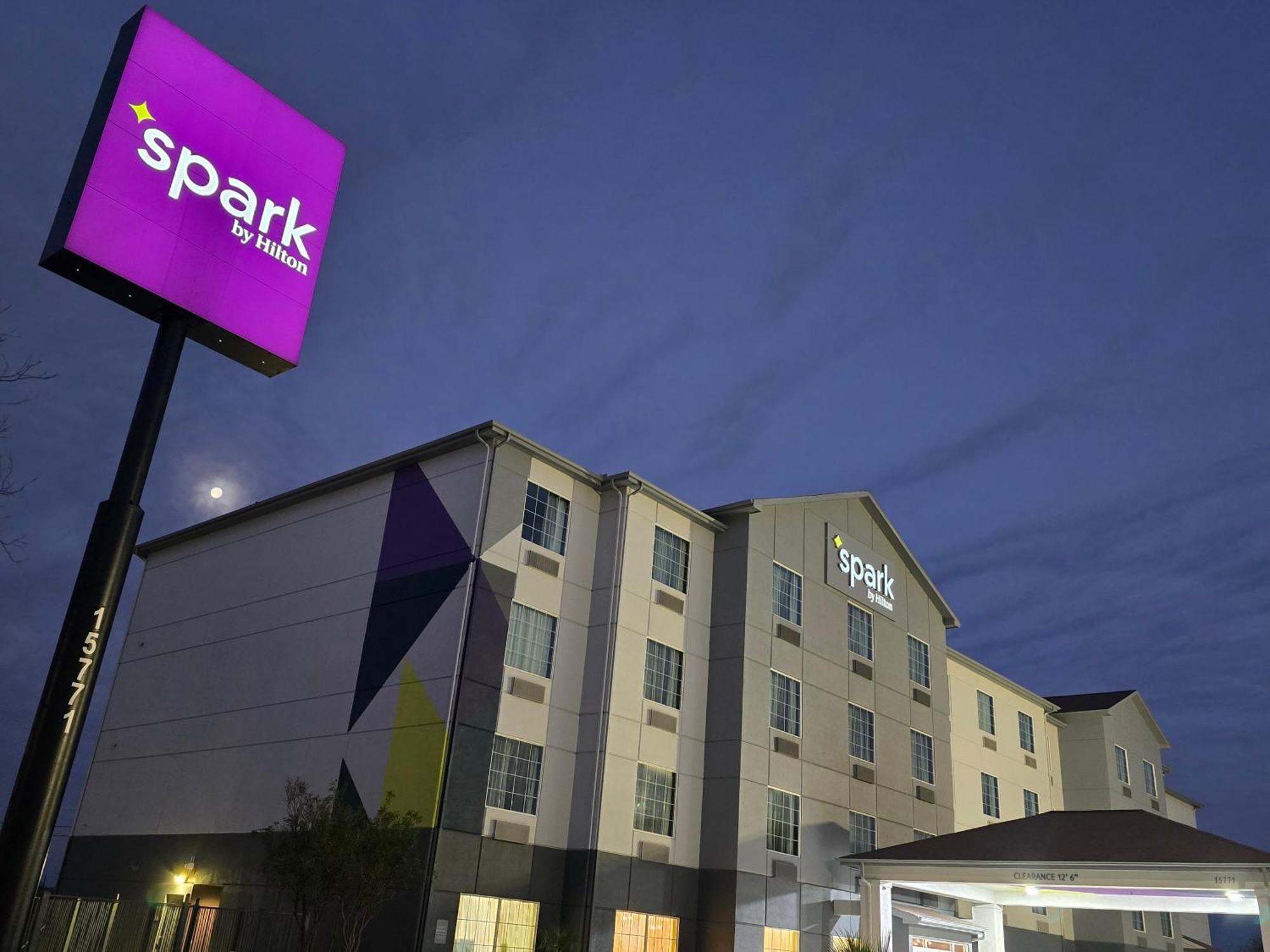 Spark By Hilton Selma Exterior photo