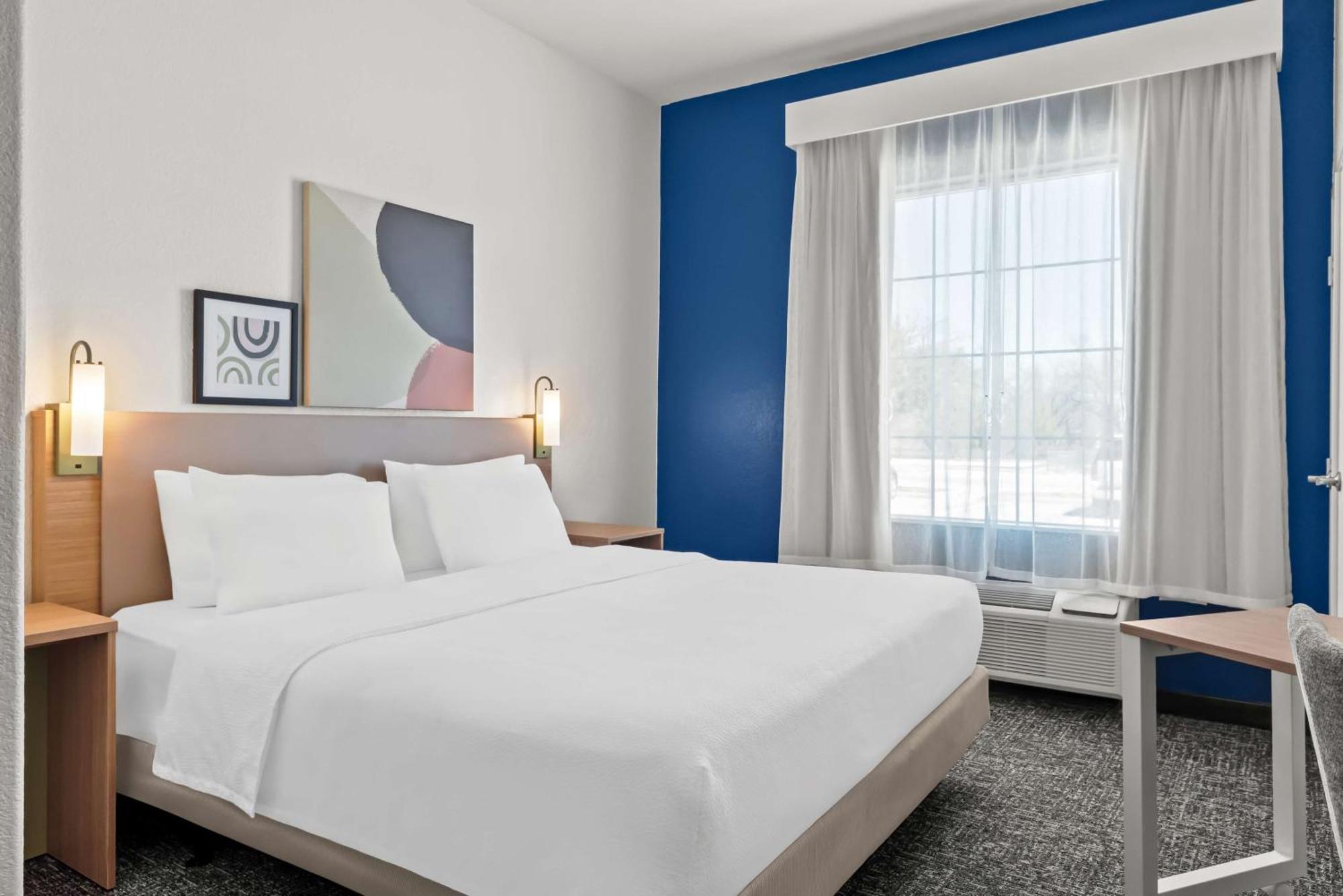 Spark By Hilton Selma Exterior photo